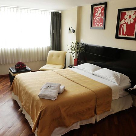 Hostal Capri Quito Buitenkant foto