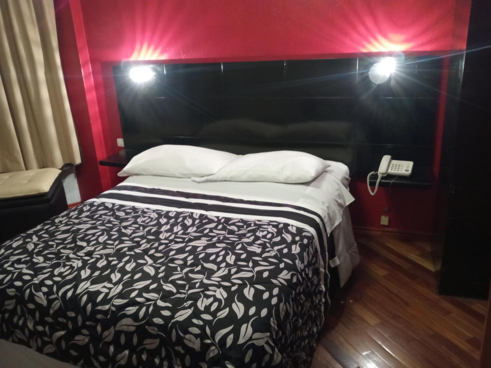 Hostal Capri Quito Buitenkant foto