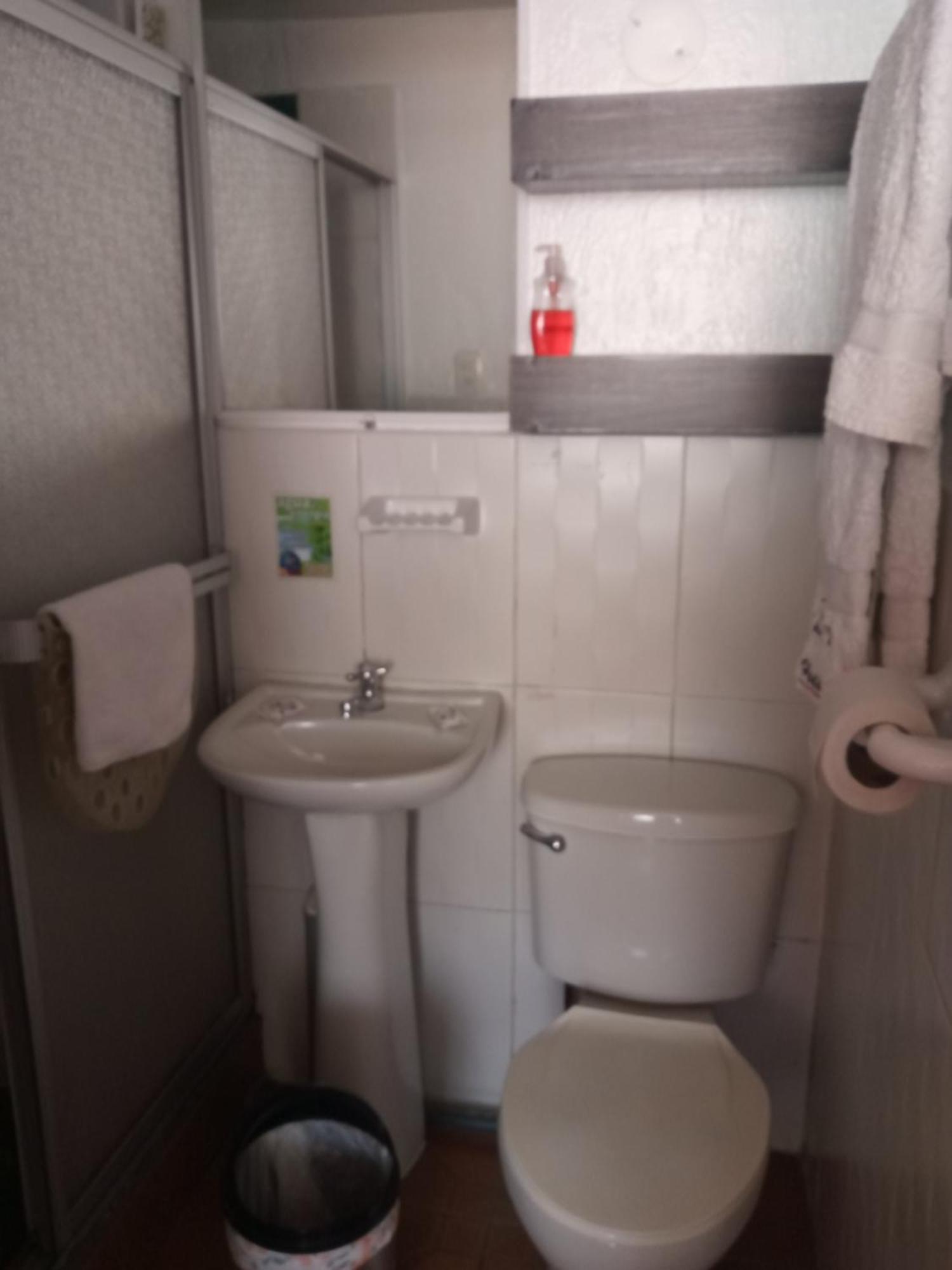 Hostal Capri Quito Buitenkant foto