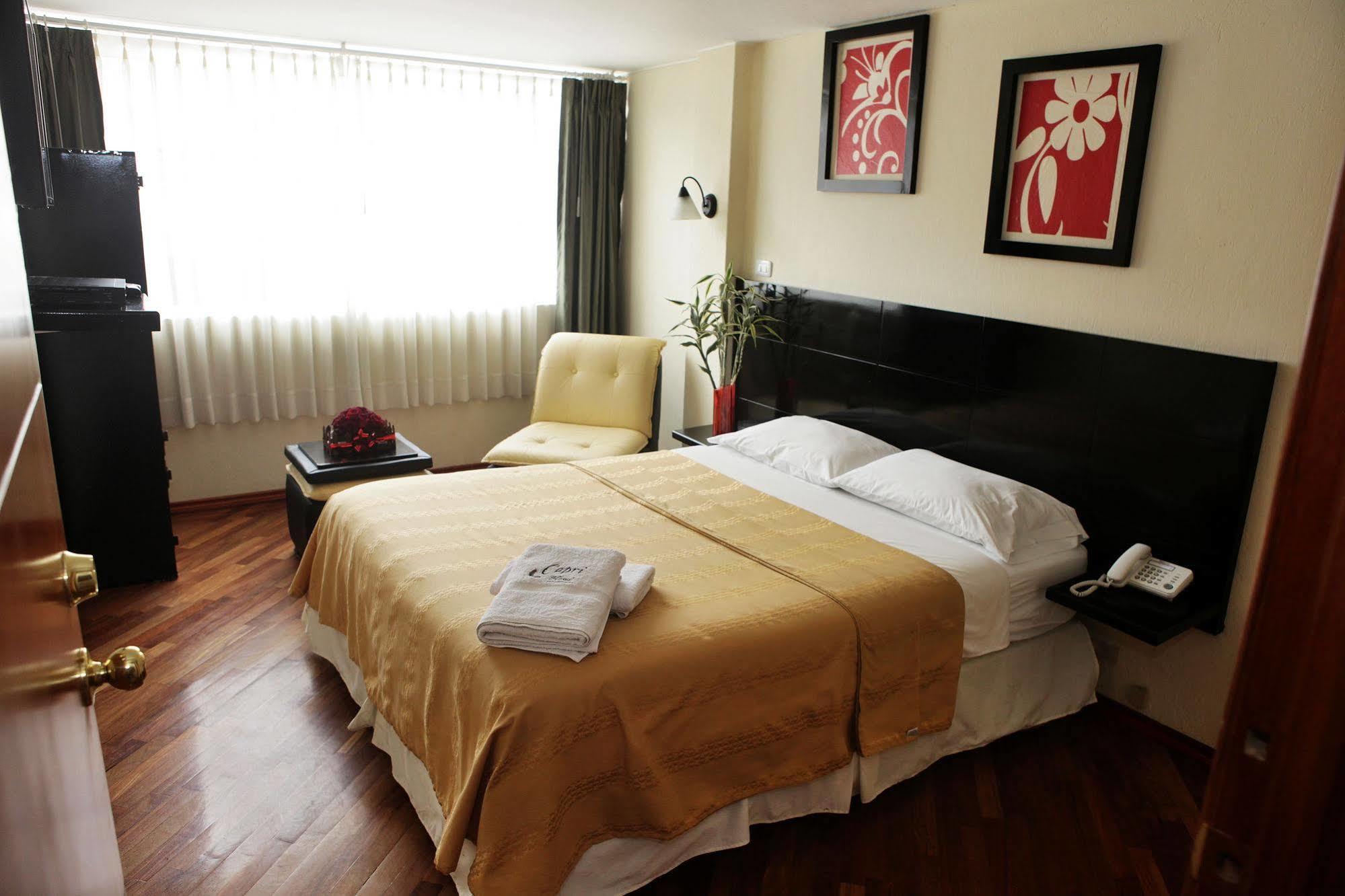 Hostal Capri Quito Buitenkant foto